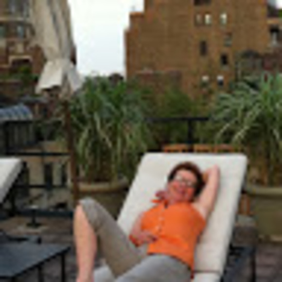 Meet your Posher, Leslie - Picture 1 of 1